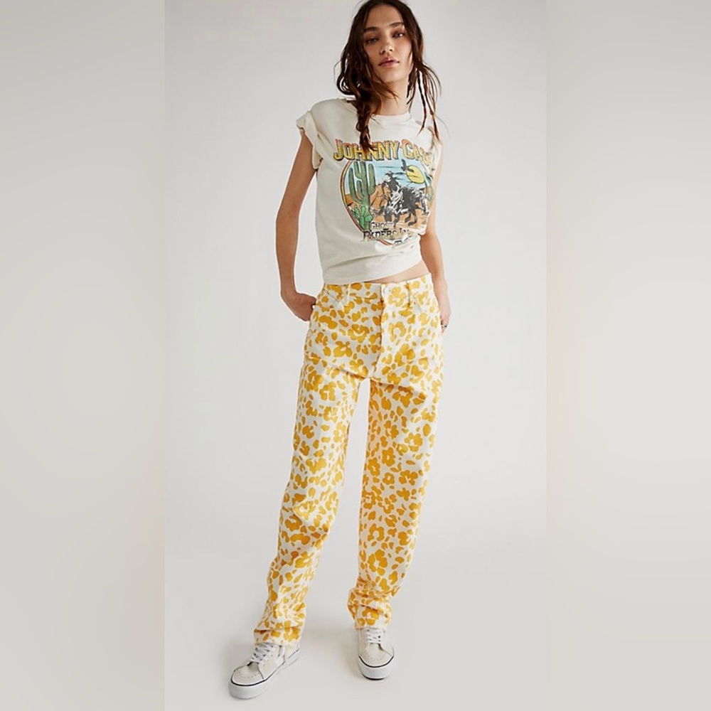 NWT mother barrel straight leg jeans 28 speckled cheetah curbside heel raw hem​